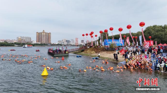 ���(d��ng)�F(xi��n)��(ch��ng)����Ӿʿ��������ˮ����ʯ���� �z