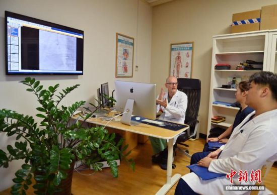 10��17���������L����������(��һ)�������t(y��)���������g(sh��)��(j��ng)������� �z