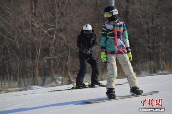 ��ѩ�ۺ������ڼ����е�ѩ����ѩ��(�Y�ψD)���� �z