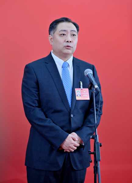 1��26�գ������f(xi��)����ʡ��ʮ����ί�T�����ĴΕ��hί�Tͨ�������ބ���ش�ӛ���ᆖ�� ���� �z