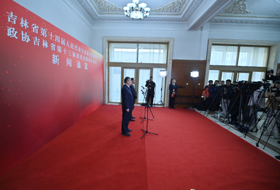 1��26���������f(xi��)����ʡ��ʮ����ί�T�����ĴΕ��hί�Tͨ���ϣ����۝�(��һ)�ش�ӛ���ᆖ�� ���� �z